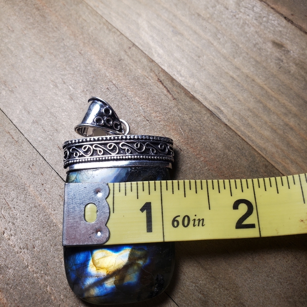 Firey labradorite slab pendant - Picture 7 of 7